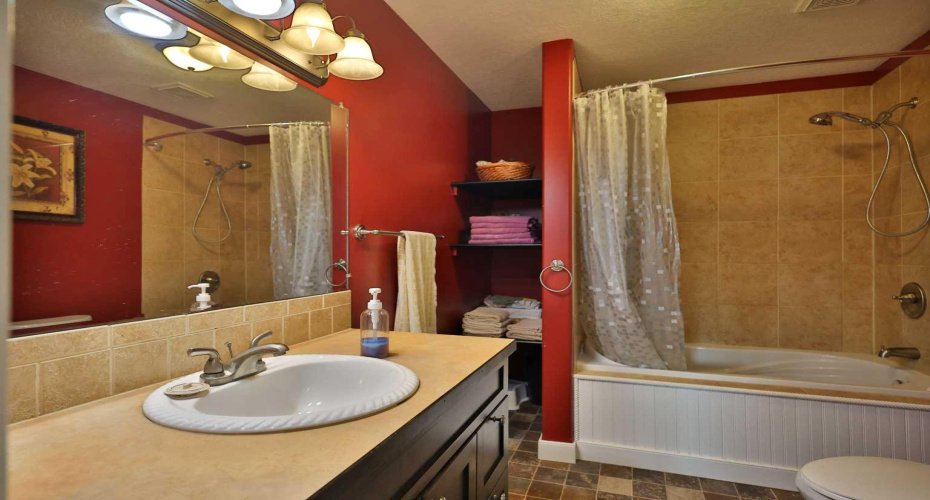 229 2A Street, Stirling, Alberta T0K 2E0, 5 Bedrooms Bedrooms, ,2 BathroomsBathrooms,Residential,For Sale,2A,A2325455