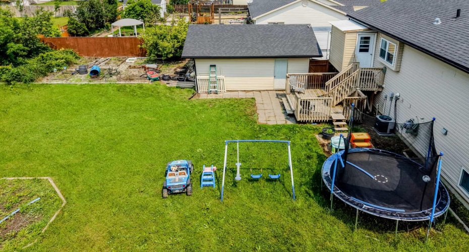 229 2A Street, Stirling, Alberta T0K 2E0, 5 Bedrooms Bedrooms, ,2 BathroomsBathrooms,Residential,For Sale,2A,A2325455