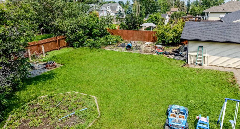 229 2A Street, Stirling, Alberta T0K 2E0, 5 Bedrooms Bedrooms, ,2 BathroomsBathrooms,Residential,For Sale,2A,A2325455