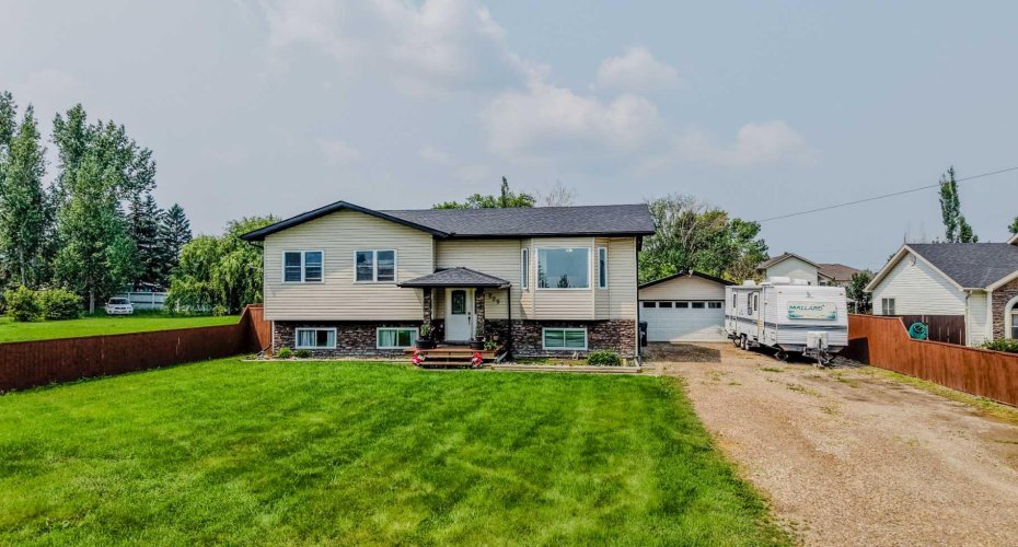 229 2A Street, Stirling, Alberta T0K 2E0, 5 Bedrooms Bedrooms, ,2 BathroomsBathrooms,Residential,For Sale,2A,A2325455