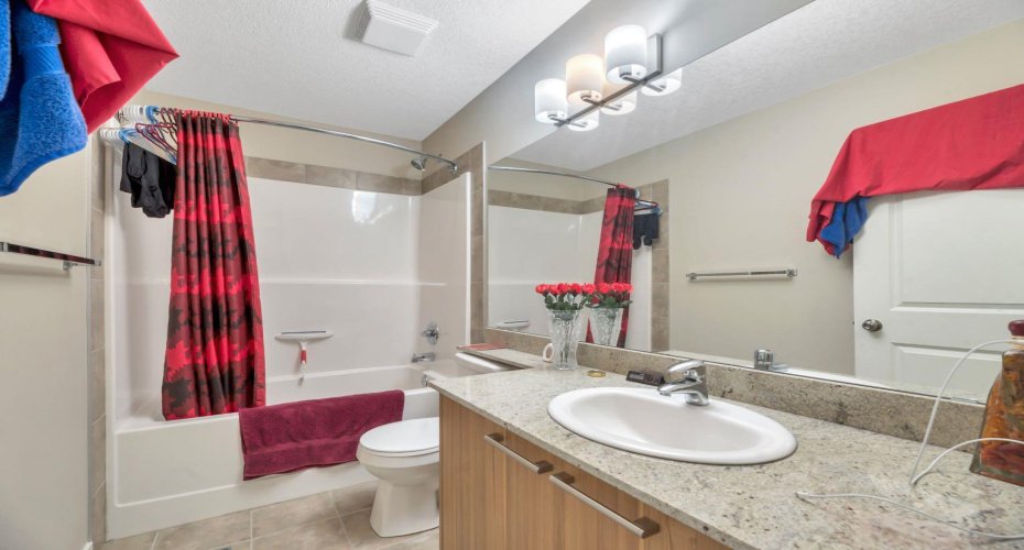 300 Marina Drive, Chestermere, Alberta T1X 0P6, 3 Bedrooms Bedrooms, ,3 BathroomsBathrooms,Residential,For Sale,Marina,A2325465