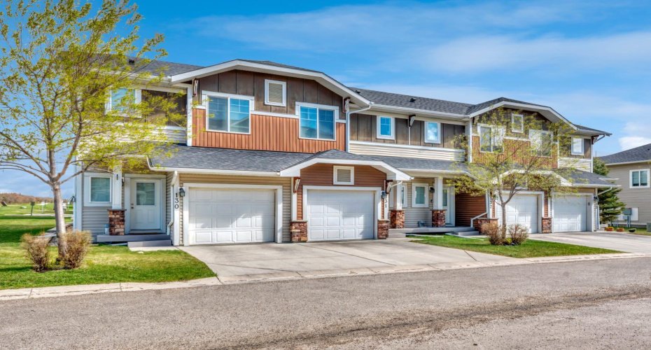 300 Marina Drive, Chestermere, Alberta T1X 0P6, 3 Bedrooms Bedrooms, ,3 BathroomsBathrooms,Residential,For Sale,Marina,A2325465