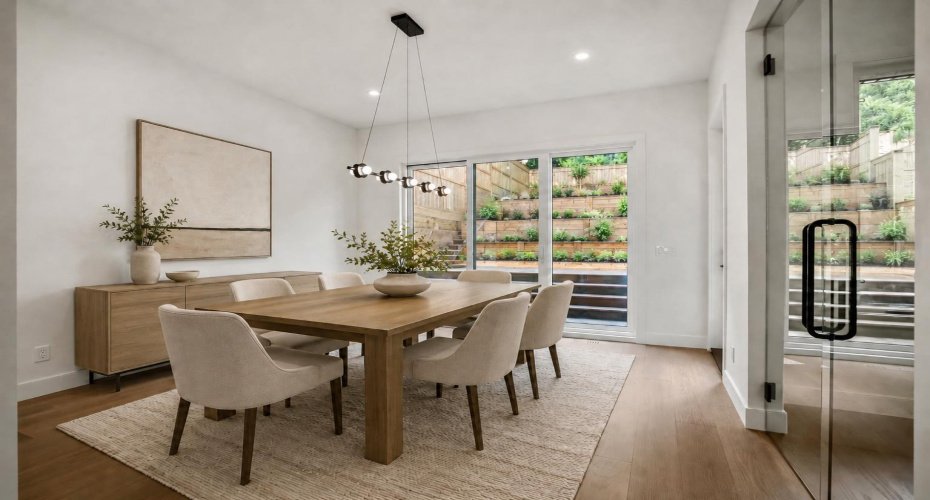 Dining (virtual staging)