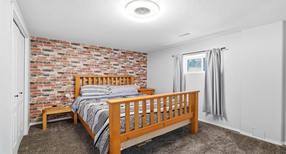 104 Oak Drive, Red Deer, Alberta T4P 0C8, 4 Bedrooms Bedrooms, ,3 BathroomsBathrooms,Residential,For Sale,Oak,A2325504