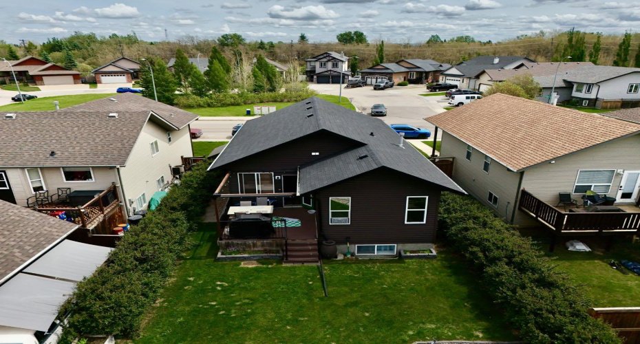 104 Oak Drive, Red Deer, Alberta T4P 0C8, 4 Bedrooms Bedrooms, ,3 BathroomsBathrooms,Residential,For Sale,Oak,A2325504