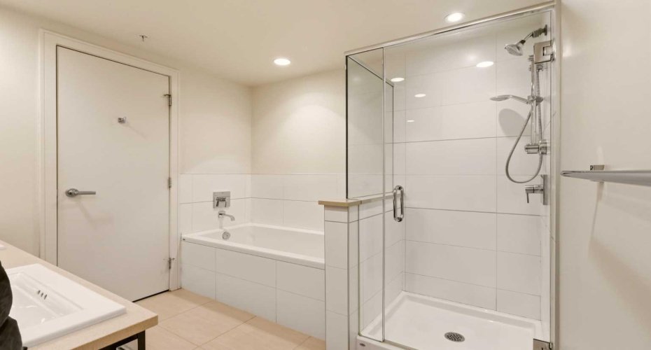 222 Riverfront Avenue, Calgary, Alberta T2P 0X2, 2 Bedrooms Bedrooms, ,2 BathroomsBathrooms,Residential,For Sale,Riverfront,A2325509