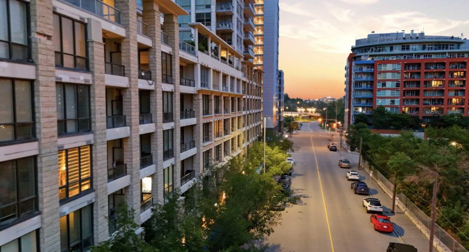 222 Riverfront Avenue, Calgary, Alberta T2P 0X2, 2 Bedrooms Bedrooms, ,2 BathroomsBathrooms,Residential,For Sale,Riverfront,A2325509