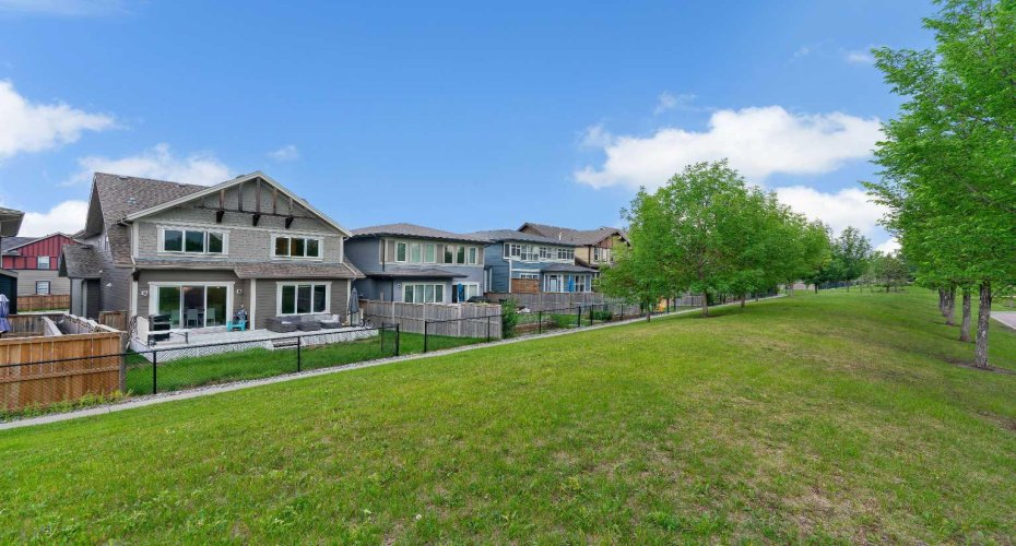9 Masters Park, Calgary, Alberta T3M 2B5, 3 Bedrooms Bedrooms, ,3 BathroomsBathrooms,Residential,For Sale,Masters,A2325511