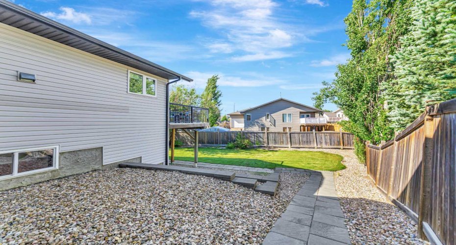 6105 24 Street, Lloydminster, Alberta T9V 3J8, 4 Bedrooms Bedrooms, ,3 BathroomsBathrooms,Residential,For Sale,24,A2325517