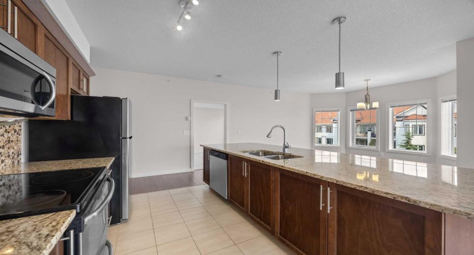 20 Royal Oak Plaza, Calgary, Alberta T3G 0E6, 2 Bedrooms Bedrooms, ,2 BathroomsBathrooms,Residential,For Sale,Royal Oak,A2325551