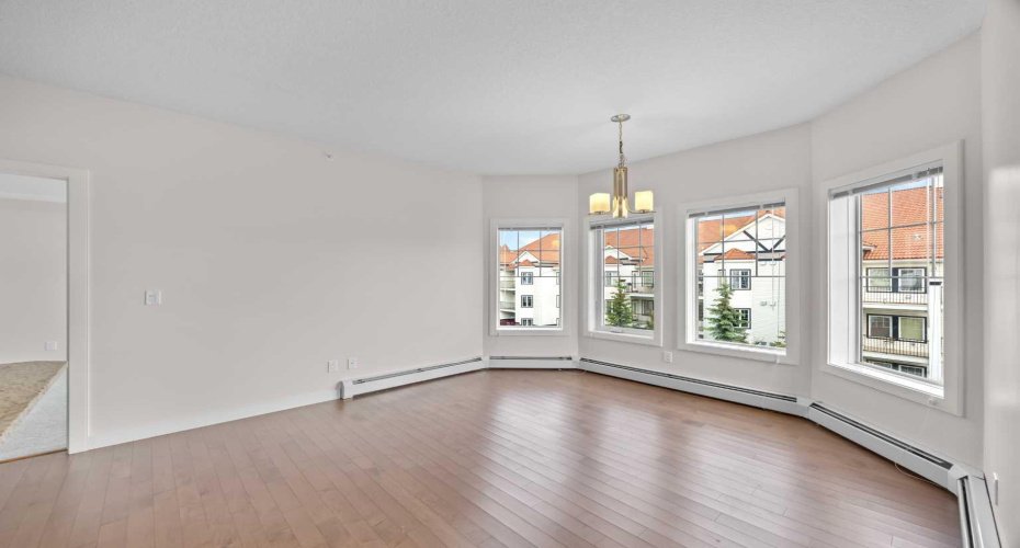 20 Royal Oak Plaza, Calgary, Alberta T3G 0E6, 2 Bedrooms Bedrooms, ,2 BathroomsBathrooms,Residential,For Sale,Royal Oak,A2325551