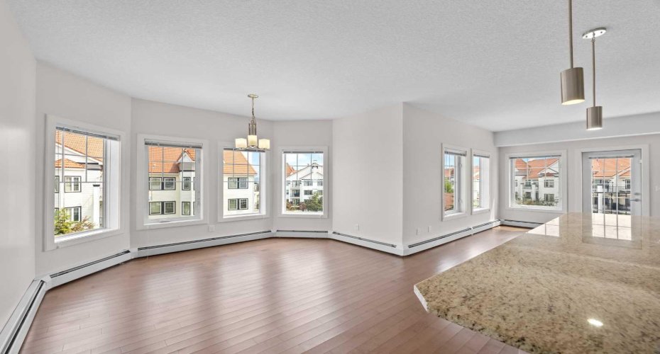20 Royal Oak Plaza, Calgary, Alberta T3G 0E6, 2 Bedrooms Bedrooms, ,2 BathroomsBathrooms,Residential,For Sale,Royal Oak,A2325551