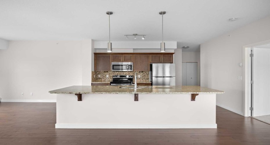 20 Royal Oak Plaza, Calgary, Alberta T3G 0E6, 2 Bedrooms Bedrooms, ,2 BathroomsBathrooms,Residential,For Sale,Royal Oak,A2325551