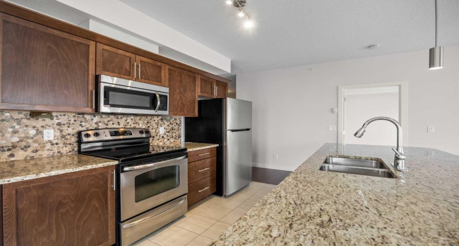 20 Royal Oak Plaza, Calgary, Alberta T3G 0E6, 2 Bedrooms Bedrooms, ,2 BathroomsBathrooms,Residential,For Sale,Royal Oak,A2325551