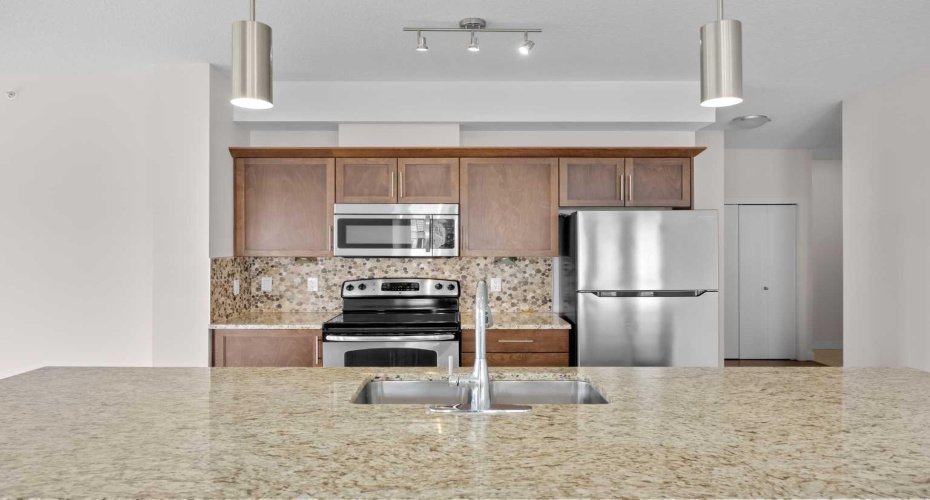 20 Royal Oak Plaza, Calgary, Alberta T3G 0E6, 2 Bedrooms Bedrooms, ,2 BathroomsBathrooms,Residential,For Sale,Royal Oak,A2325551