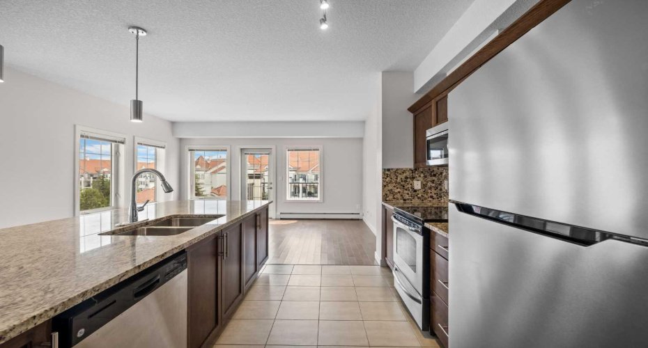 20 Royal Oak Plaza, Calgary, Alberta T3G 0E6, 2 Bedrooms Bedrooms, ,2 BathroomsBathrooms,Residential,For Sale,Royal Oak,A2325551