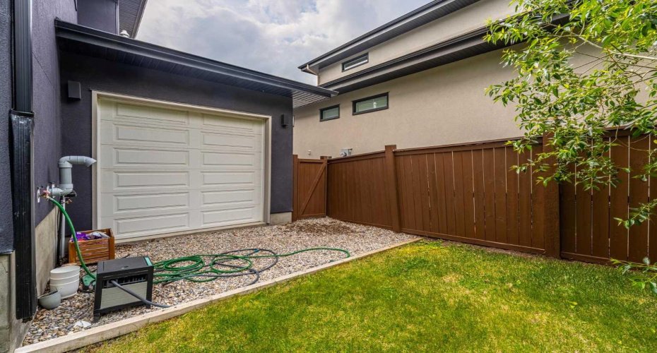 3 Wexford Bay, Calgary, Alberta T3H 0E2, 6 Bedrooms Bedrooms, ,5 BathroomsBathrooms,Residential,For Sale,Wexford,A2325570