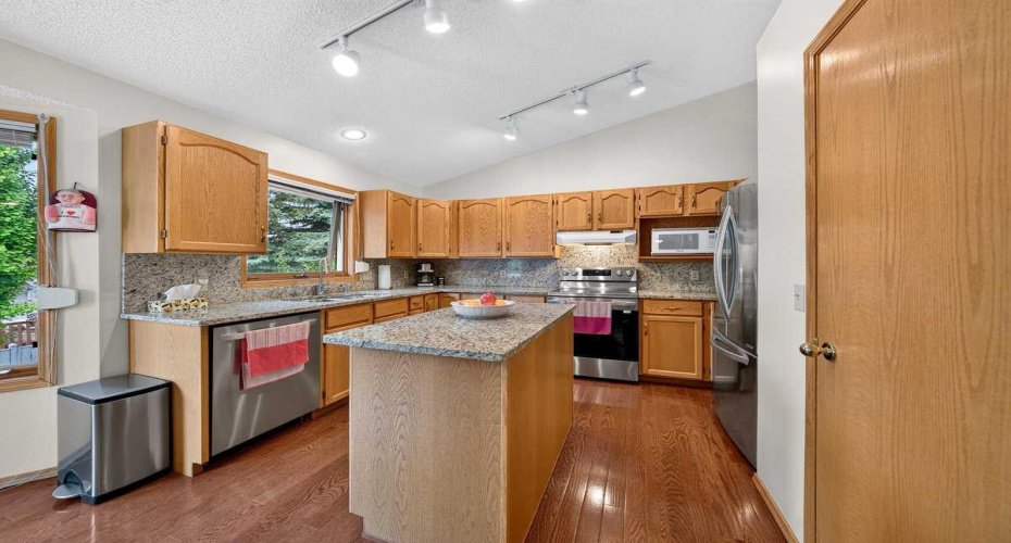 416 Sierra Morena Place, Calgary, Alberta T3H 2X2, 4 Bedrooms Bedrooms, ,4 BathroomsBathrooms,Residential,For Sale,Sierra Morena,A2325574
