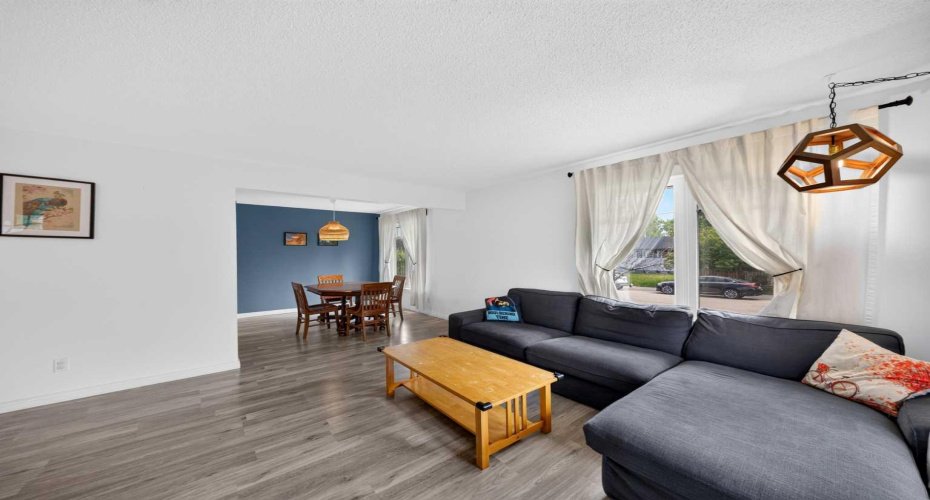 4819 Vanguard Road, Calgary, Alberta T3A 0R5, 4 Bedrooms Bedrooms, ,4 BathroomsBathrooms,Residential,For Sale,Vanguard,A2325600