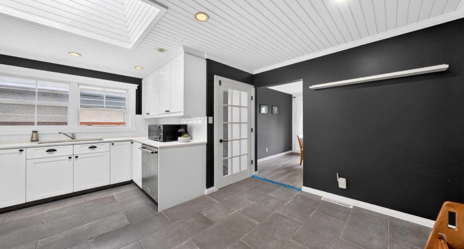 4819 Vanguard Road, Calgary, Alberta T3A 0R5, 4 Bedrooms Bedrooms, ,4 BathroomsBathrooms,Residential,For Sale,Vanguard,A2325600