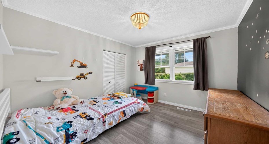 Kid's bedroom