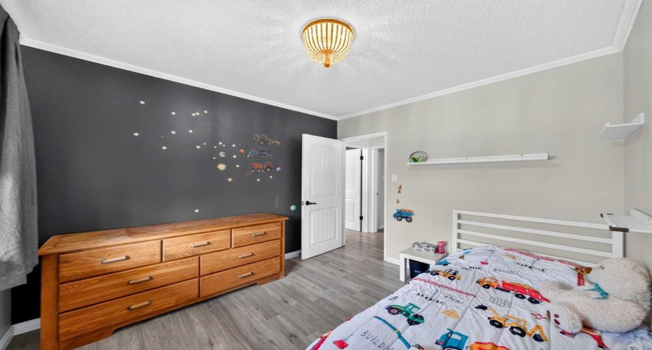 4819 Vanguard Road, Calgary, Alberta T3A 0R5, 4 Bedrooms Bedrooms, ,4 BathroomsBathrooms,Residential,For Sale,Vanguard,A2325600