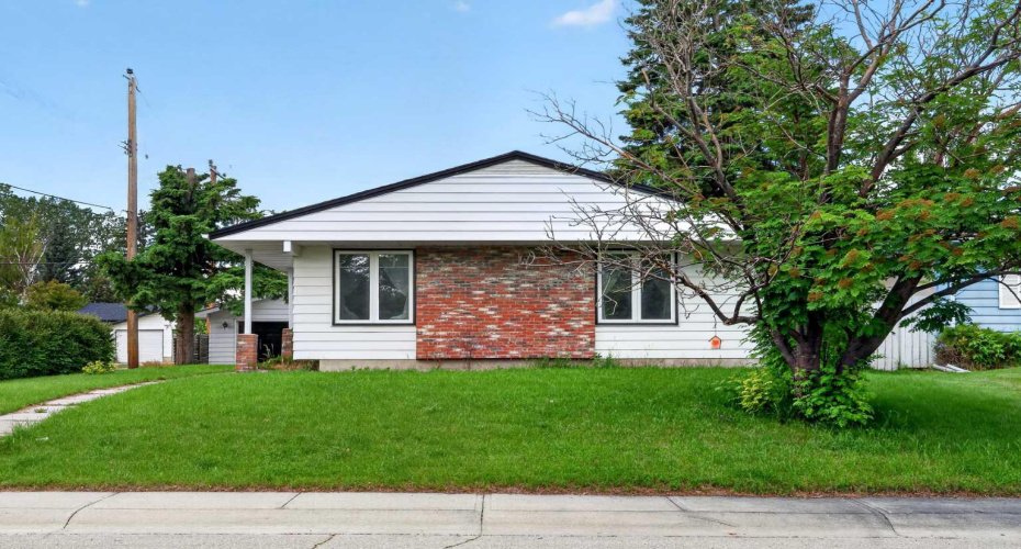 4819 Vanguard Road, Calgary, Alberta T3A 0R5, 4 Bedrooms Bedrooms, ,4 BathroomsBathrooms,Residential,For Sale,Vanguard,A2325600