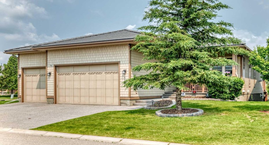 116 Bridle Estates Road, Calgary, Alberta T2Y0G1, 3 Bedrooms Bedrooms, ,3 BathroomsBathrooms,Residential,For Sale,Bridle Estates,A2325603