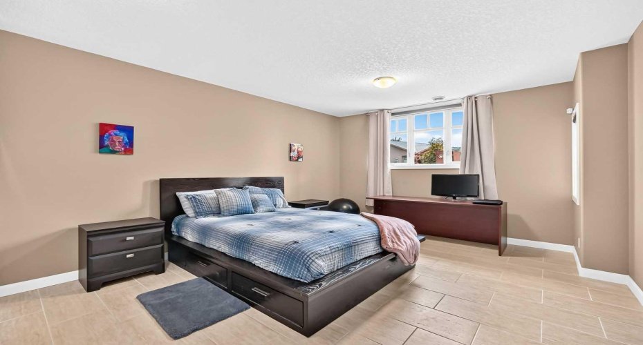 116 Bridle Estates Road, Calgary, Alberta T2Y0G1, 3 Bedrooms Bedrooms, ,3 BathroomsBathrooms,Residential,For Sale,Bridle Estates,A2325603