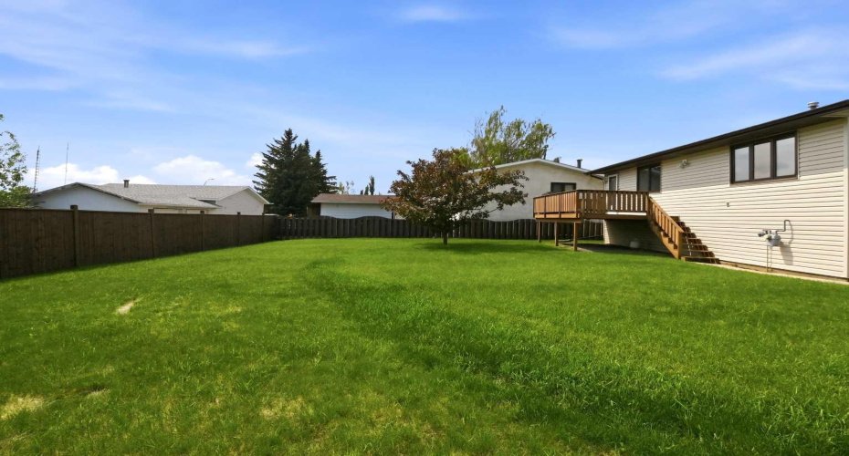 5227 55 Avenue, Eckville, Alberta T0M0X0, 3 Bedrooms Bedrooms, ,2 BathroomsBathrooms,Residential,For Sale,55,A2325607