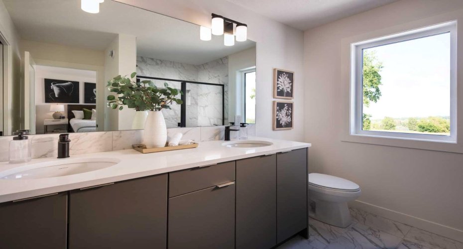 PLEASE NOTE: Photos are of a SHOWHOME of the same model – fit and finish may differ. Interior selections and floorplans shown in photos.