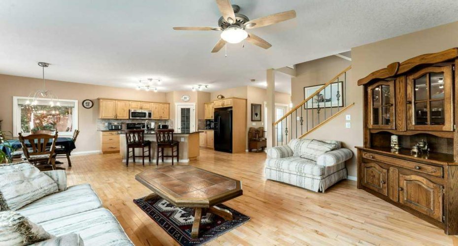 52 Crystal Green Way, Okotoks, Alberta T1S 2K6, 3 Bedroom Bedrooms, 0 ,4 BathroomBathrooms,Residential,For Sale,Crystal Green,0,A2324342