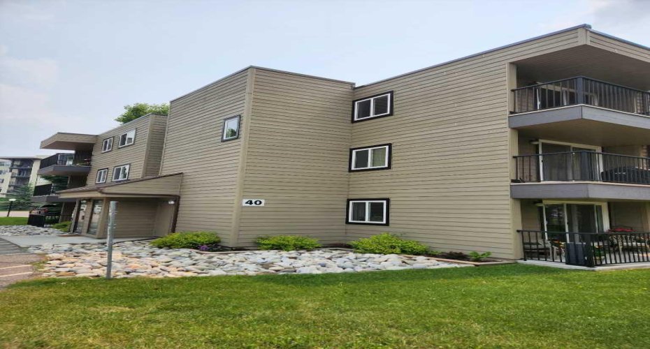 40 Glenbrook Crescent, Cochrane, Alberta T4C 1T2, 2 Bedrooms Bedrooms, ,1 BathroomBathrooms,Residential,For Sale,Glenbrook,A2326225