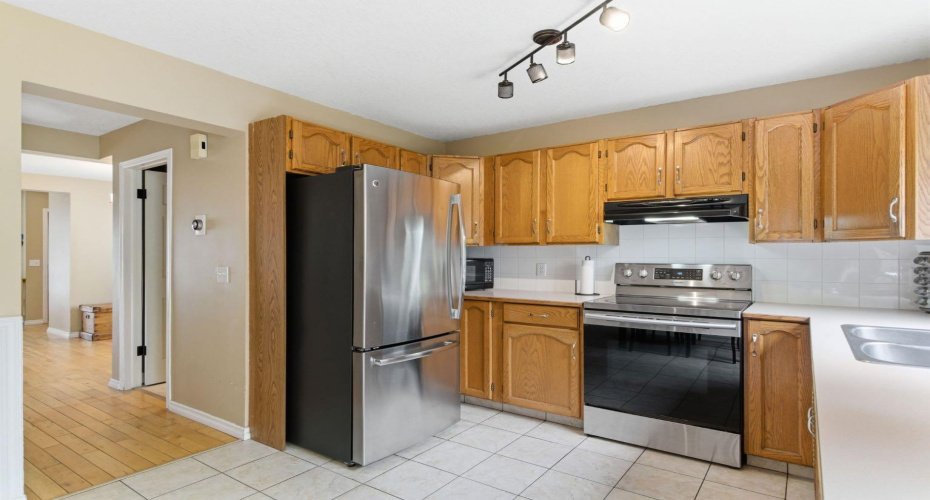90 Coventry Lane, Calgary, Alberta T3K4G4, 3 Bedrooms Bedrooms, ,2 BathroomsBathrooms,Residential,For Sale,Coventry,A2314767