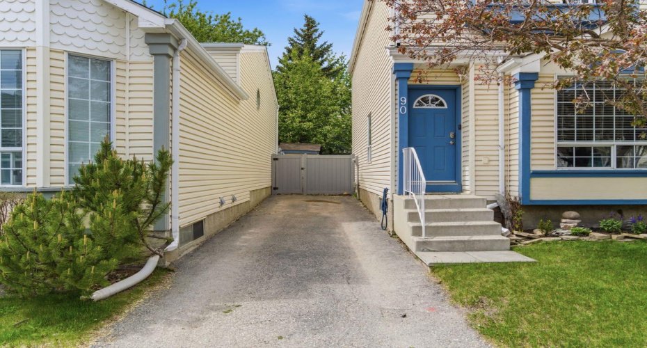 90 Coventry Lane, Calgary, Alberta T3K4G4, 3 Bedrooms Bedrooms, ,2 BathroomsBathrooms,Residential,For Sale,Coventry,A2314767