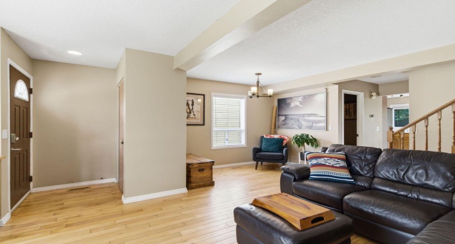 90 Coventry Lane, Calgary, Alberta T3K4G4, 3 Bedrooms Bedrooms, ,2 BathroomsBathrooms,Residential,For Sale,Coventry,A2314767