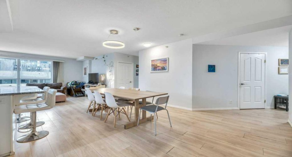 683 10 Street, Calgary, Alberta T2P 5G3, 2 Bedrooms Bedrooms, ,2 BathroomsBathrooms,Residential,For Sale,10,A2316040