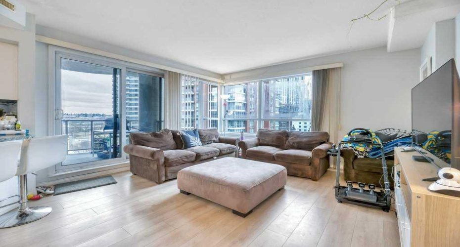683 10 Street, Calgary, Alberta T2P 5G3, 2 Bedrooms Bedrooms, ,2 BathroomsBathrooms,Residential,For Sale,10,A2316040
