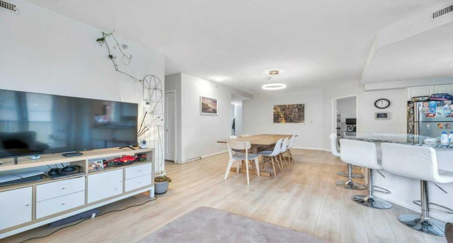 683 10 Street, Calgary, Alberta T2P 5G3, 2 Bedrooms Bedrooms, ,2 BathroomsBathrooms,Residential,For Sale,10,A2316040