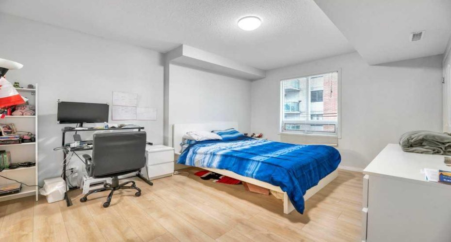 683 10 Street, Calgary, Alberta T2P 5G3, 2 Bedrooms Bedrooms, ,2 BathroomsBathrooms,Residential,For Sale,10,A2316040