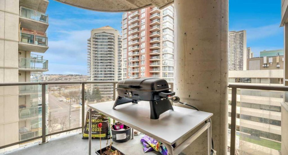 683 10 Street, Calgary, Alberta T2P 5G3, 2 Bedrooms Bedrooms, ,2 BathroomsBathrooms,Residential,For Sale,10,A2316040