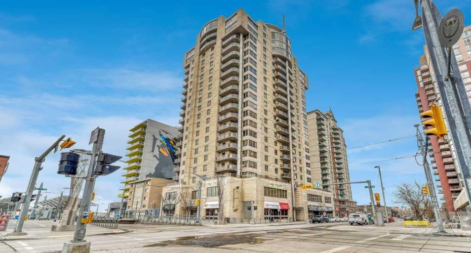 683 10 Street, Calgary, Alberta T2P 5G3, 2 Bedrooms Bedrooms, ,2 BathroomsBathrooms,Residential,For Sale,10,A2316040