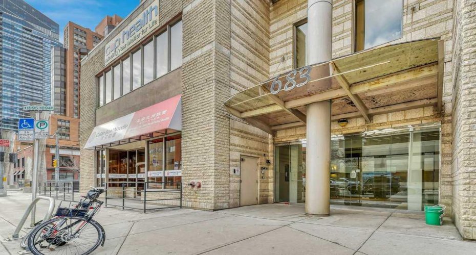 683 10 Street, Calgary, Alberta T2P 5G3, 2 Bedrooms Bedrooms, ,2 BathroomsBathrooms,Residential,For Sale,10,A2316040