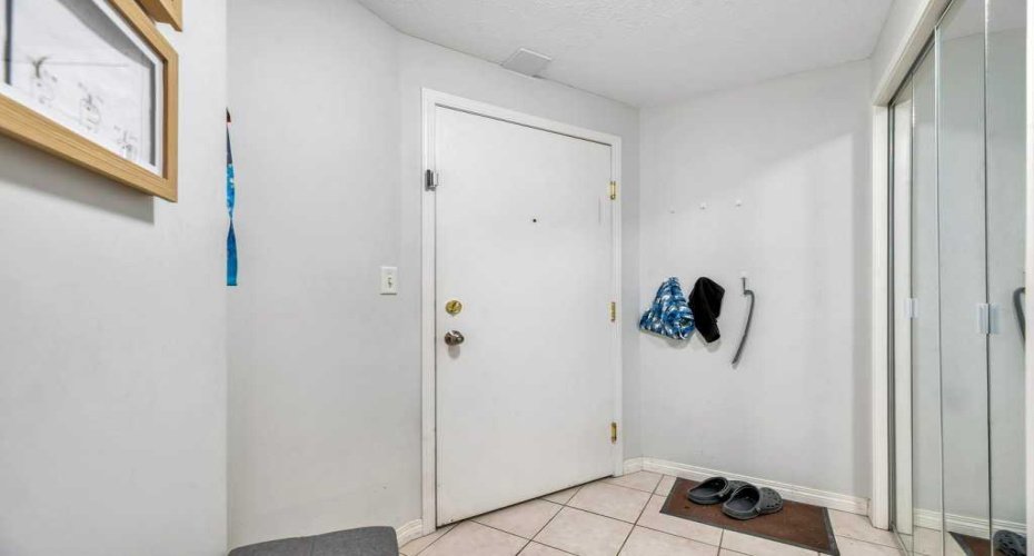 683 10 Street, Calgary, Alberta T2P 5G3, 2 Bedrooms Bedrooms, ,2 BathroomsBathrooms,Residential,For Sale,10,A2316040