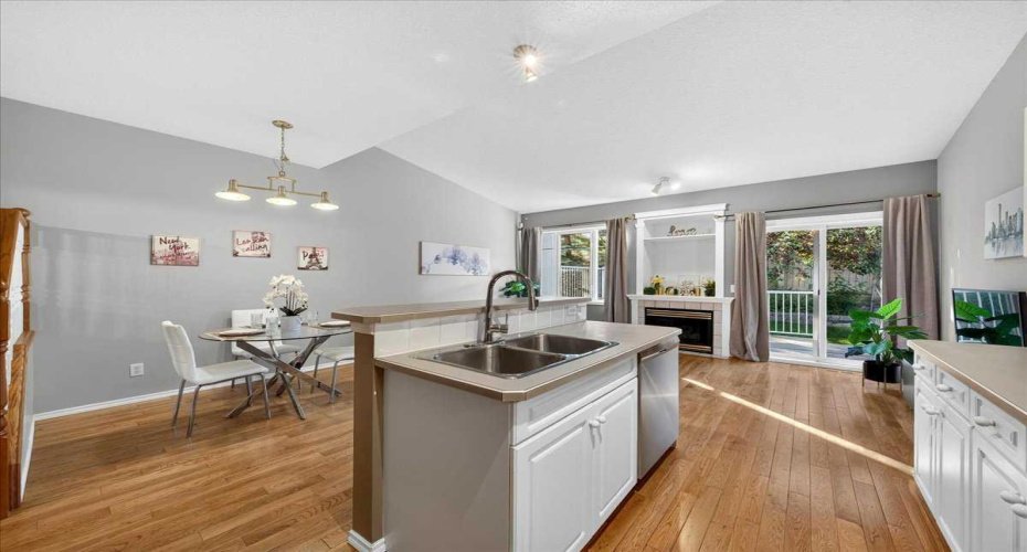 17 Edgeridge Terrace, Calgary, Alberta T3A 6C1, 2 Bedrooms Bedrooms, ,3 BathroomsBathrooms,Residential,For Sale,Edgeridge,A2322876