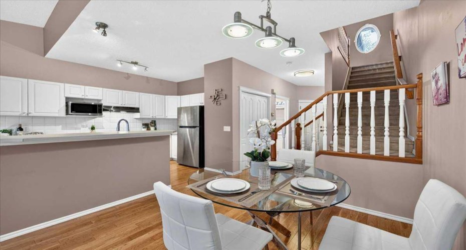 17 Edgeridge Terrace, Calgary, Alberta T3A 6C1, 2 Bedrooms Bedrooms, ,3 BathroomsBathrooms,Residential,For Sale,Edgeridge,A2322876