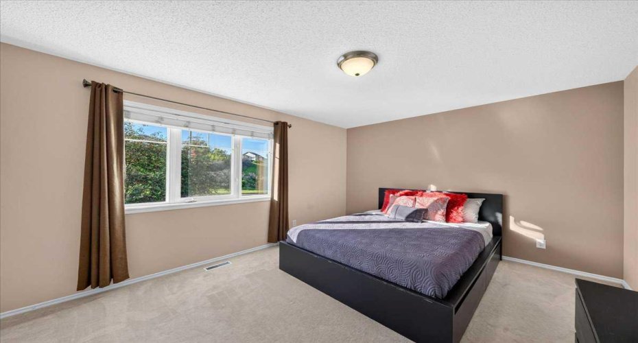 17 Edgeridge Terrace, Calgary, Alberta T3A 6C1, 2 Bedrooms Bedrooms, ,3 BathroomsBathrooms,Residential,For Sale,Edgeridge,A2322876