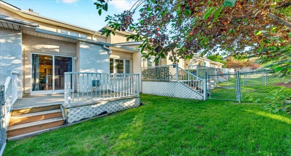 17 Edgeridge Terrace, Calgary, Alberta T3A 6C1, 2 Bedrooms Bedrooms, ,3 BathroomsBathrooms,Residential,For Sale,Edgeridge,A2322876