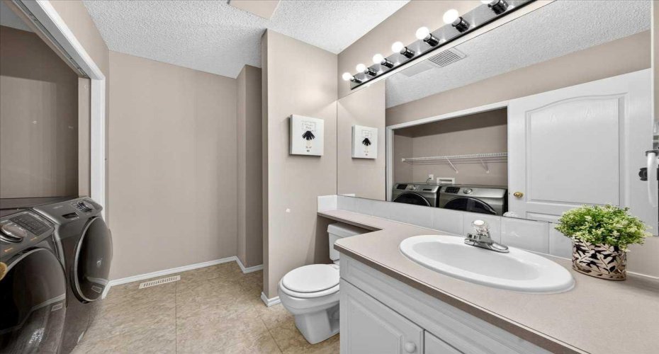 17 Edgeridge Terrace, Calgary, Alberta T3A 6C1, 2 Bedrooms Bedrooms, ,3 BathroomsBathrooms,Residential,For Sale,Edgeridge,A2322876