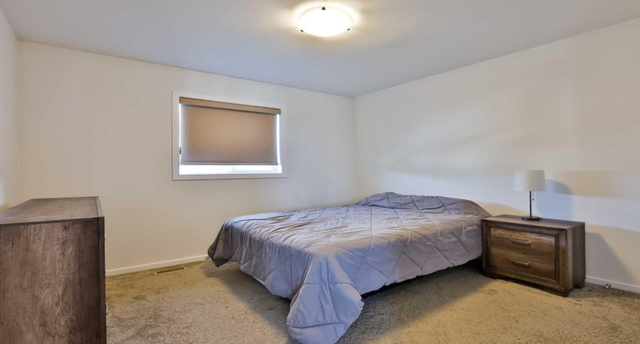 1374 Pacific Circle, Lethbridge, Alberta T1J 5V3, 4 Bedrooms Bedrooms, ,4 BathroomsBathrooms,Residential,For Sale,Pacific,A2325131